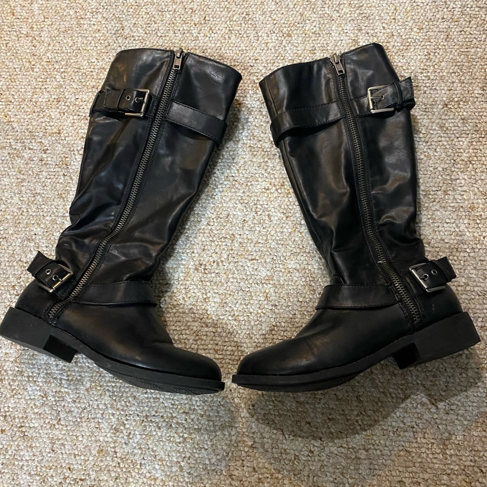 Size 6 1/2 Boots